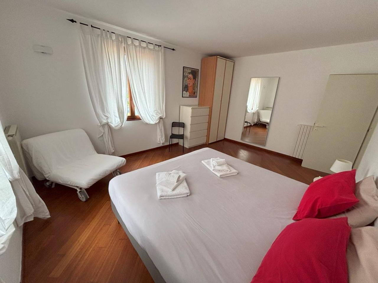 Casa Vacanze Magnolia Borgo Ticino エクステリア 写真