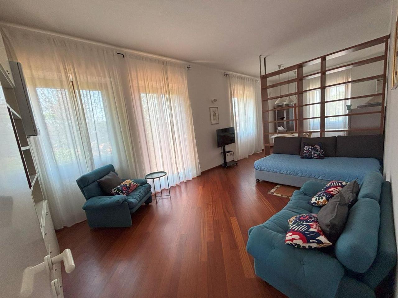 Casa Vacanze Magnolia Borgo Ticino エクステリア 写真