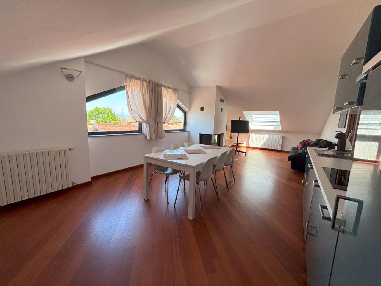 Casa Vacanze Magnolia Borgo Ticino エクステリア 写真