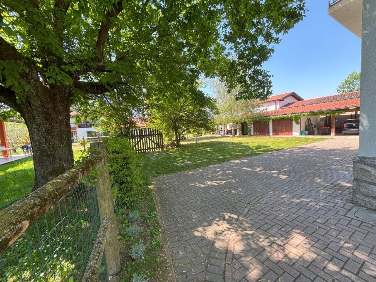 Casa Vacanze Magnolia Borgo Ticino エクステリア 写真