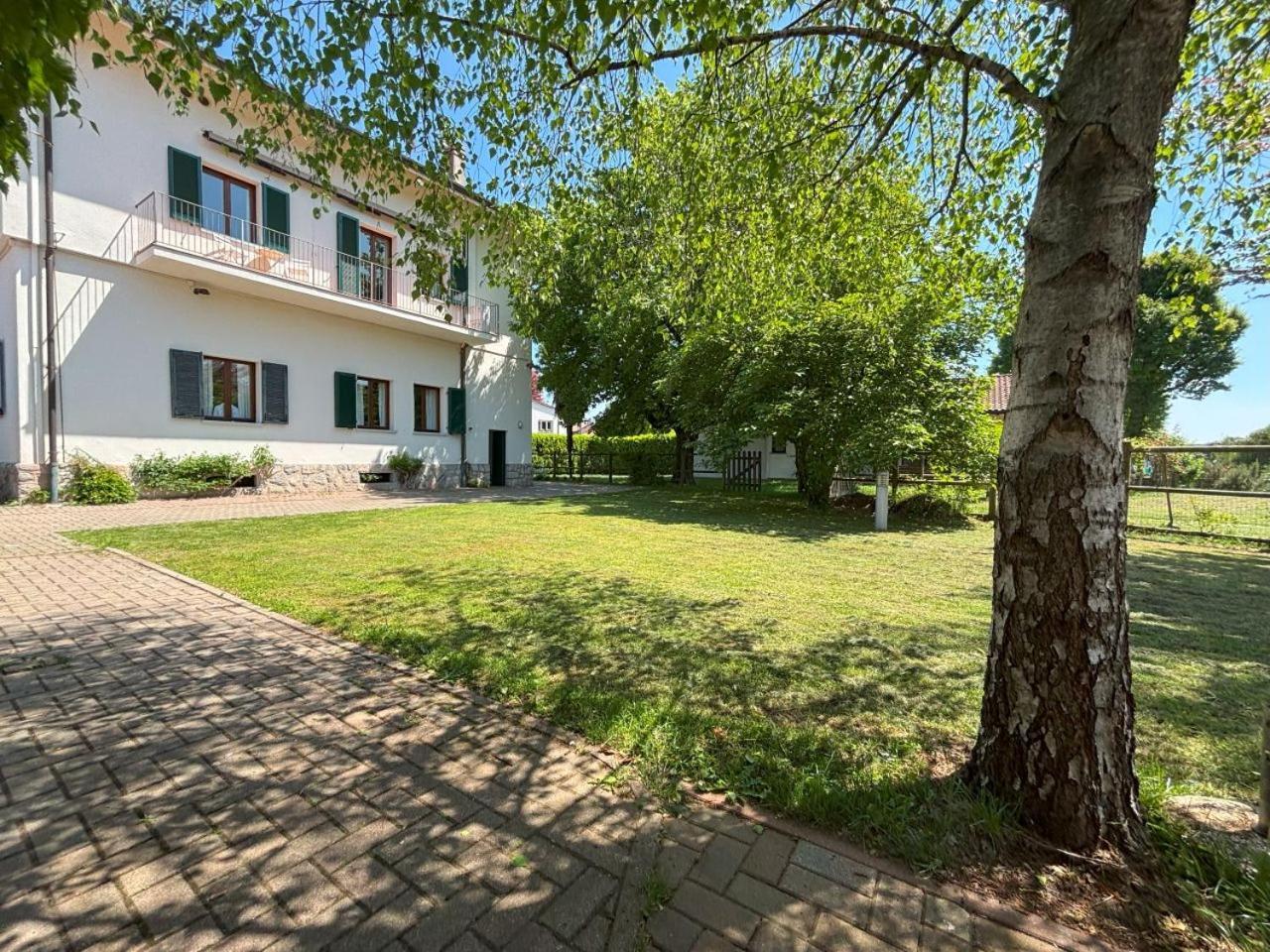 Casa Vacanze Magnolia Borgo Ticino エクステリア 写真